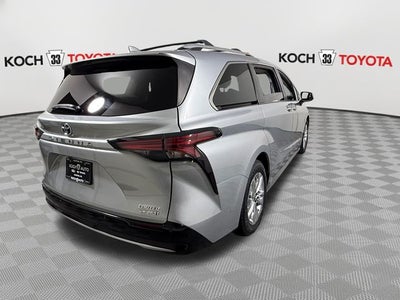2022 Toyota Sienna Limited 7 Passenger