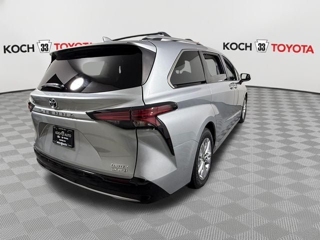 2022 Toyota Sienna Limited 7 Passenger