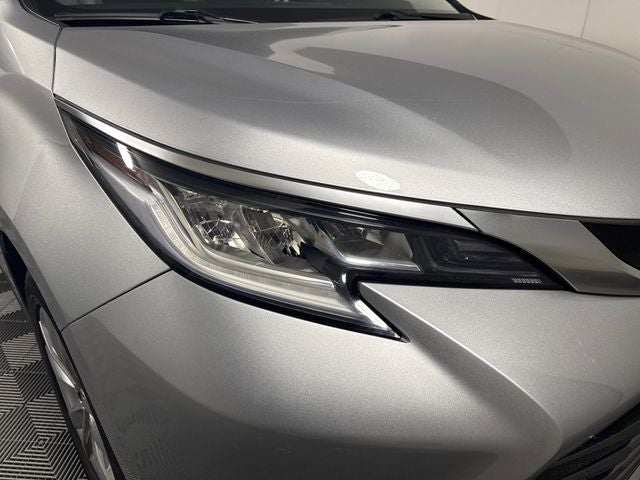 2022 Toyota Sienna Limited 7 Passenger