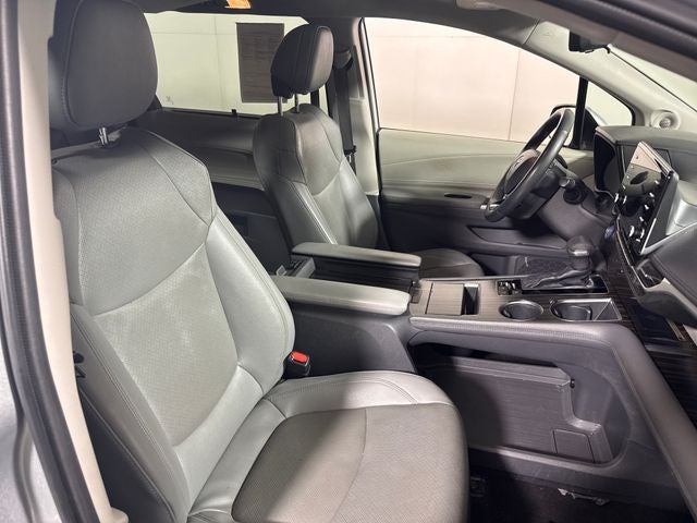 2022 Toyota Sienna Limited 7 Passenger