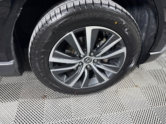 2023 Toyota Venza LE