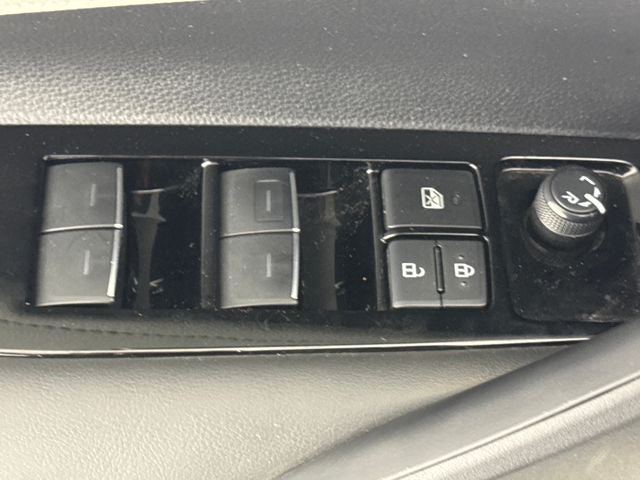 2025 Toyota Corolla Hatchback SE