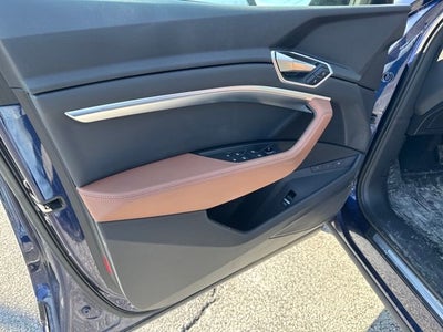 2022 Audi e-tron Premium quattro