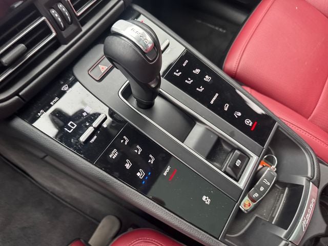 2022 Porsche Macan Base