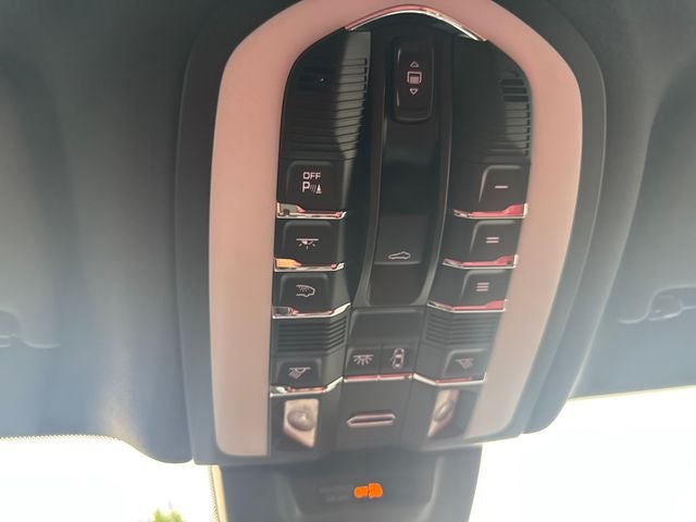 2022 Porsche Macan Base