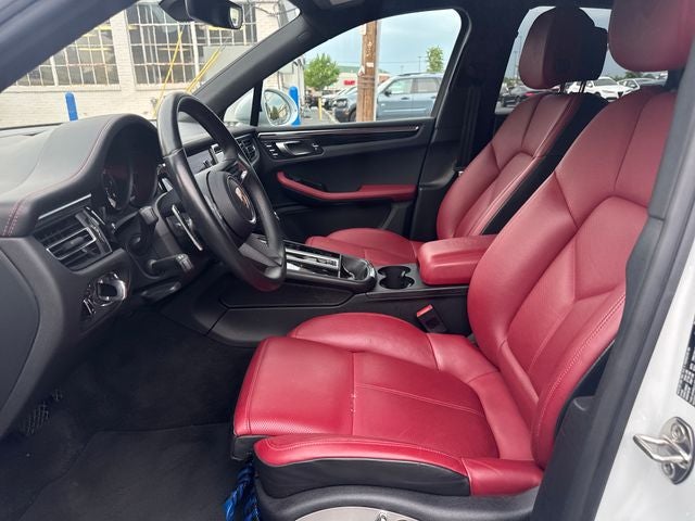 2022 Porsche Macan Base
