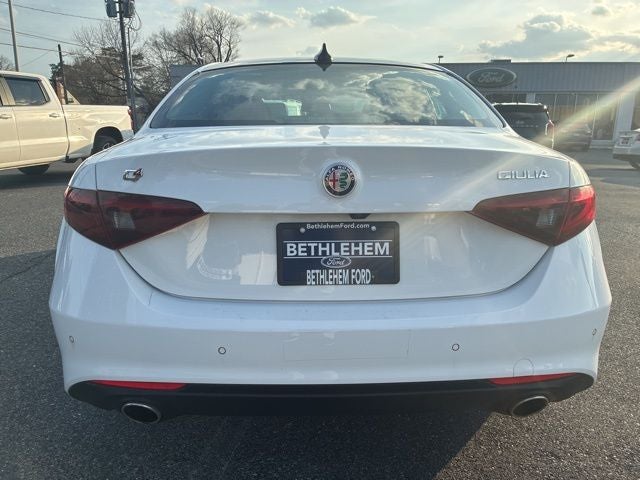 2019 Alfa Romeo Giulia Base