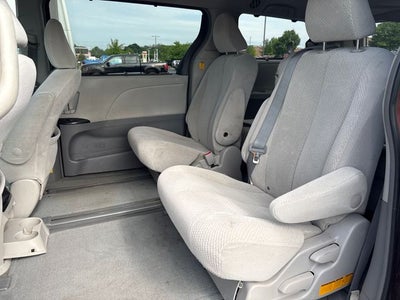 2012 Toyota Sienna LE 8 Passenger