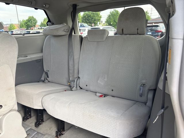 2012 Toyota Sienna LE 8 Passenger