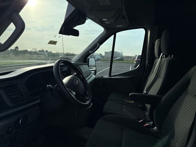 2022 Ford Transit-250 Base
