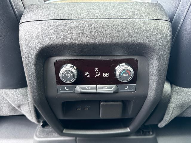 2025 GMC Acadia AT4