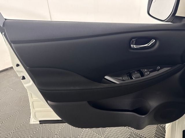 2023 Nissan Leaf SV Plus