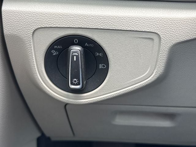 2021 Volkswagen Atlas 3.6L V6 SE w/Technology R-Line