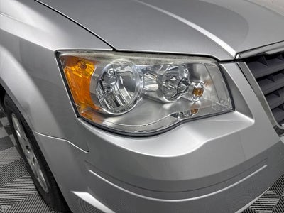 2008 Chrysler Town & Country LX