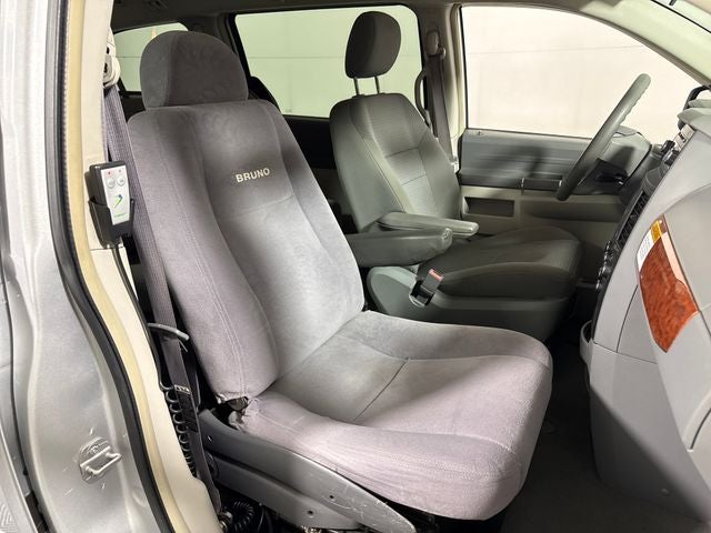 2008 Chrysler Town & Country LX