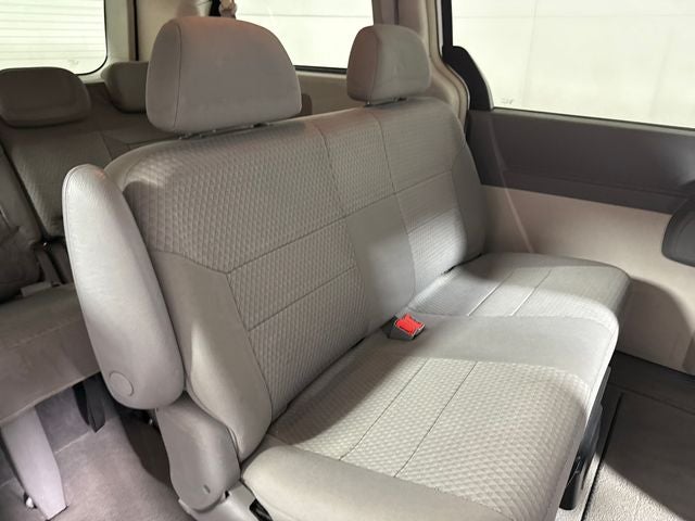 2008 Chrysler Town & Country LX