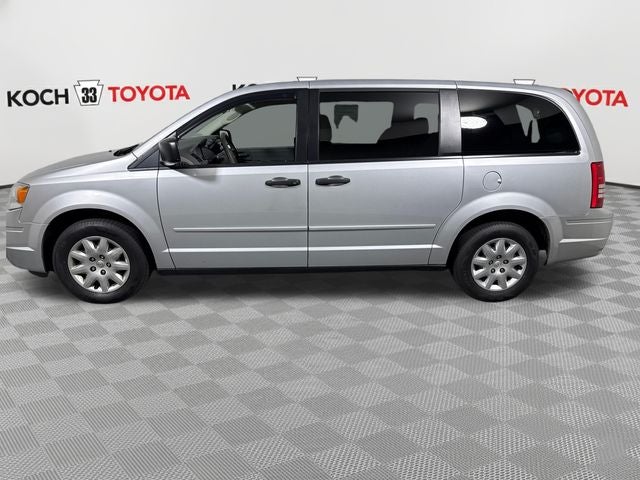 2008 Chrysler Town & Country LX