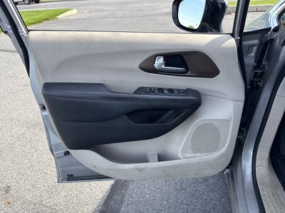2017 Chrysler Pacifica Touring L
