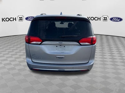 2017 Chrysler Pacifica Touring L