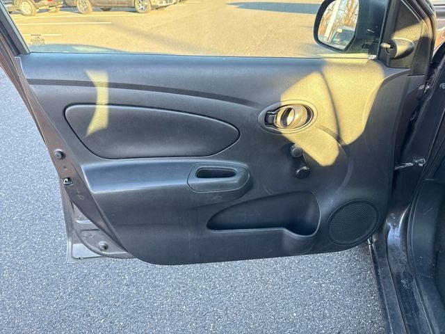 2015 Nissan Versa 1.6 S Plus