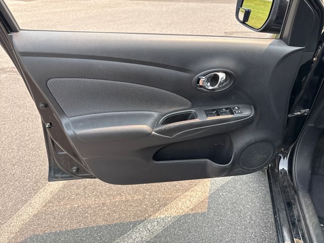 2015 Nissan Versa 1.6 SV