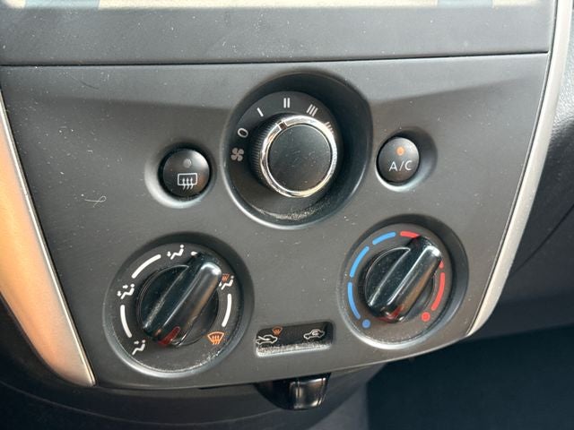 2015 Nissan Versa 1.6 SV