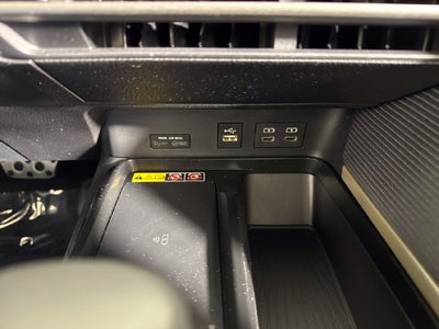 2025 Toyota AWD Camry SE AWD