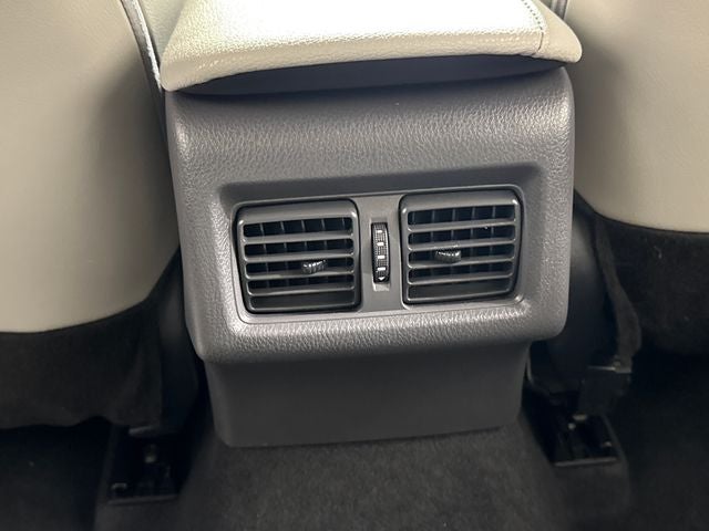 2023 Toyota Camry Hybrid XLE