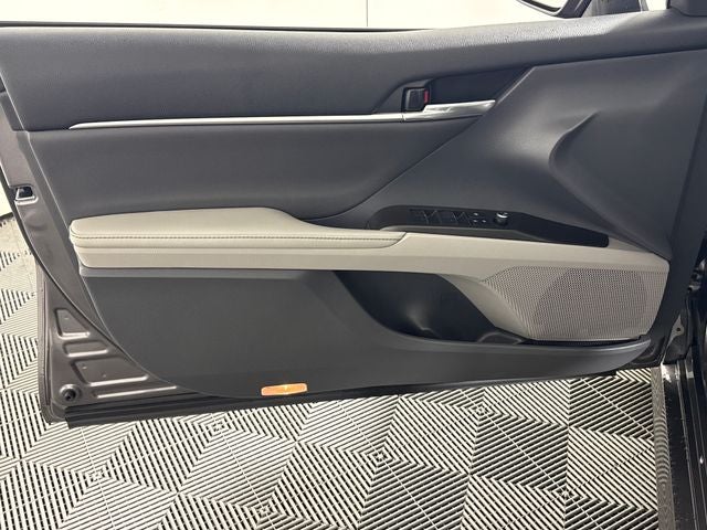 2023 Toyota Camry Hybrid XLE