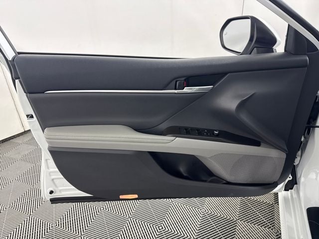 2021 Toyota Camry Hybrid XLE