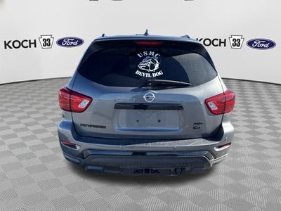 2020 Nissan Pathfinder SV