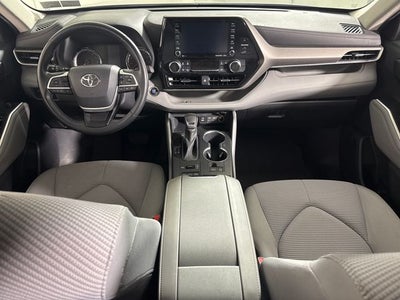 2022 Toyota Highlander LE