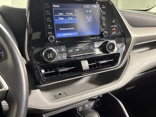 2022 Toyota Highlander LE