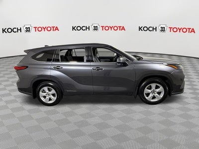 2022 Toyota Highlander LE