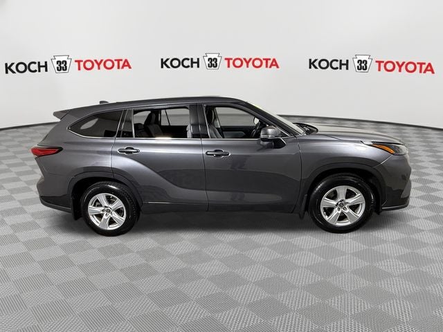 2022 Toyota Highlander LE