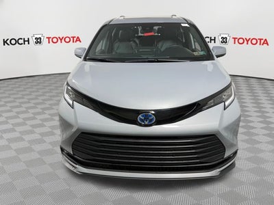 2025 Toyota Sienna Woodland Edition 7 Passenger