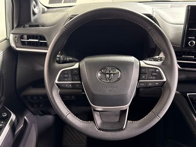 2025 Toyota Sienna Woodland Edition 7 Passenger