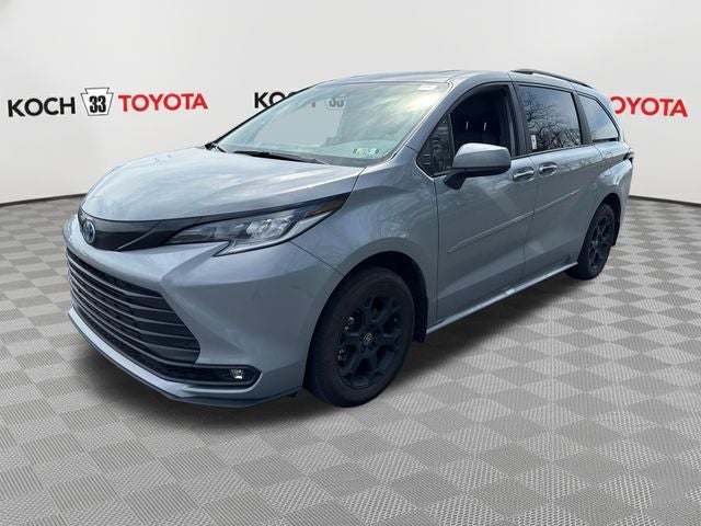 2025 Toyota Sienna Woodland Edition 7 Passenger