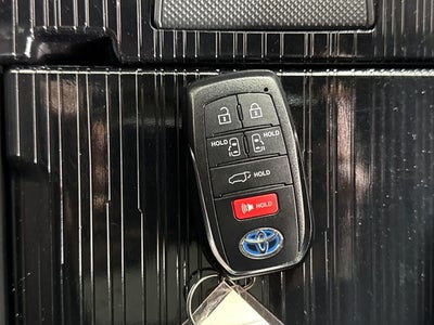 2025 Toyota Sienna Woodland Edition 7 Passenger