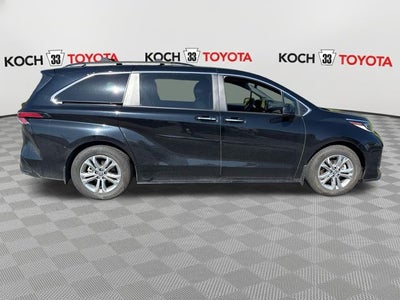 2023 Toyota Sienna XSE 7 Passenger