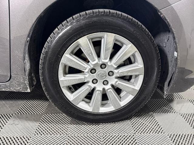 2017 Toyota Sienna XLE Premium 7 Passenger