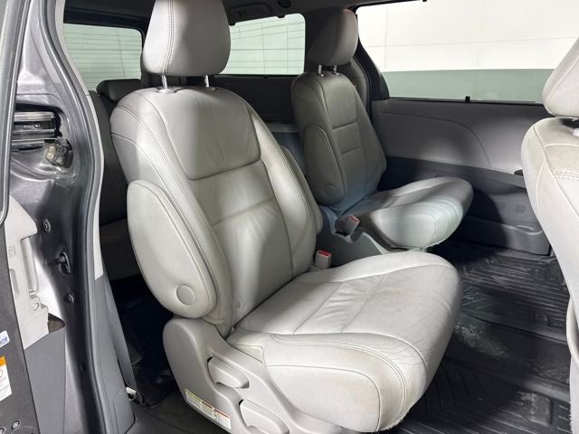 2017 Toyota Sienna XLE Premium 7 Passenger
