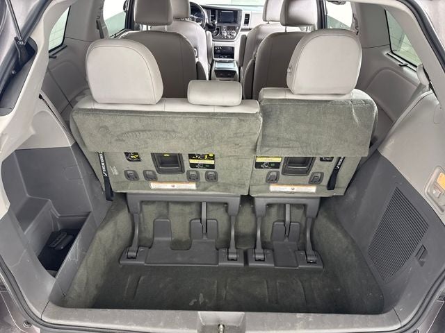 2017 Toyota Sienna XLE Premium 7 Passenger