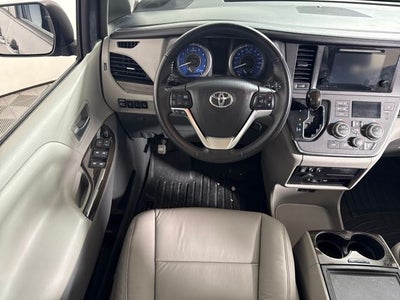 2017 Toyota Sienna XLE Premium 7 Passenger