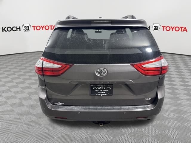 2017 Toyota Sienna XLE Premium 7 Passenger