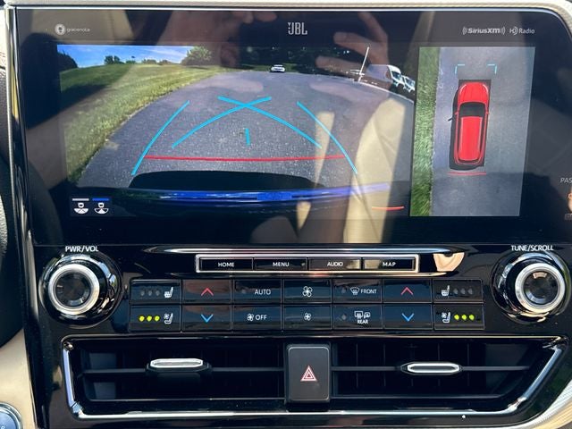 2022 Toyota Highlander Hybrid Platinum