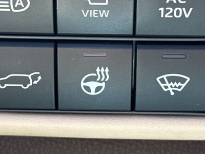 2022 Toyota Highlander Hybrid Platinum