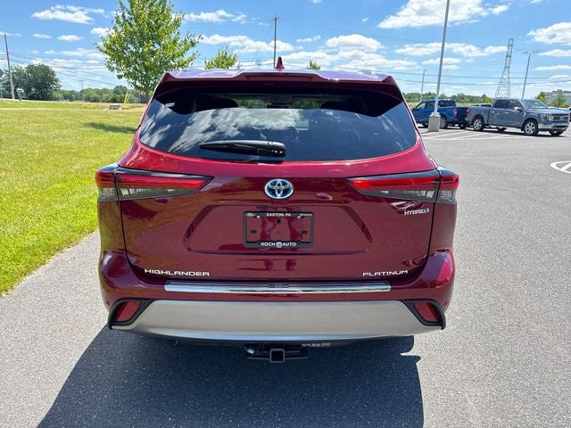 2022 Toyota Highlander Hybrid Platinum