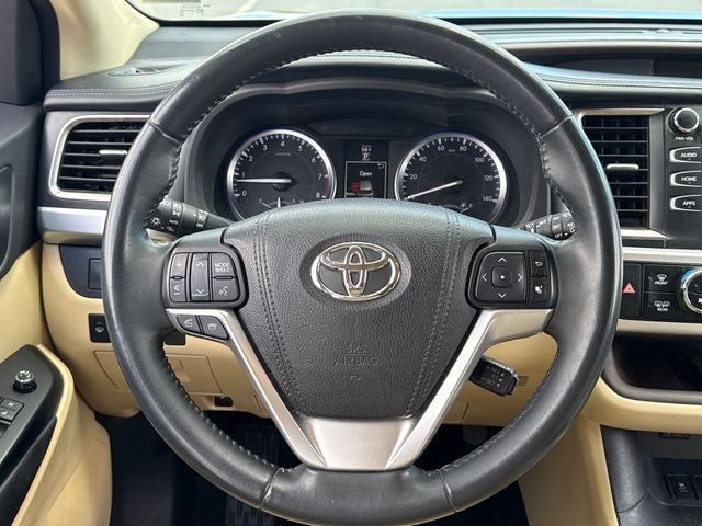 2016 Toyota Highlander XLE V6
