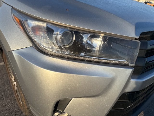 2017 Toyota Highlander SE